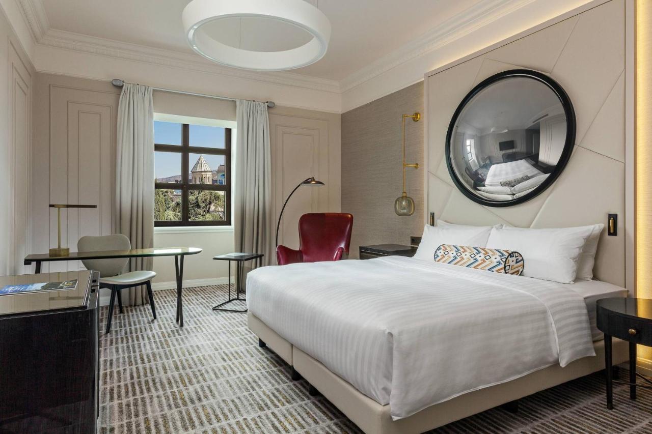 Grotere Executive Kamer met Kingsize Bed en Toegang tot de Executive Lounge