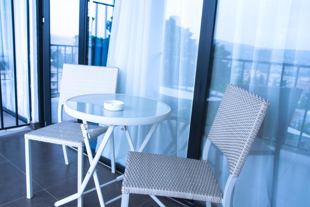 Tweepersoonskamer met 2 Aparte Bedden en Balkon
